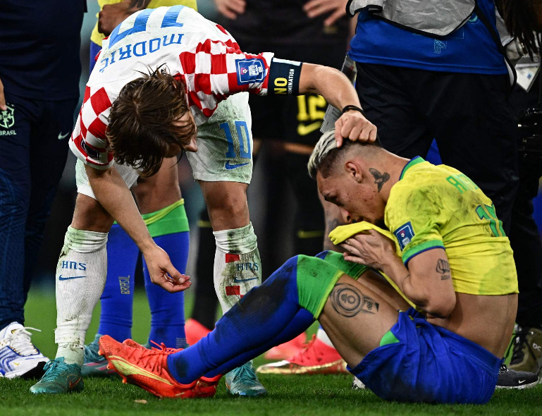 九游账号登录个人中心-内马尔重返赛场，反败为胜首场状态出色，西班牙队观众沸腾！全场沸腾不已-九游账号登录个人中心